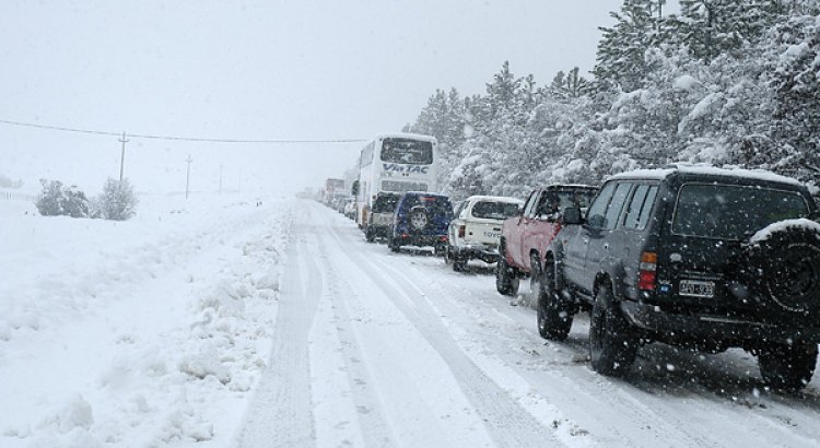 Neuquén: Por temporal de nieve suspenden circulación durante la noche
