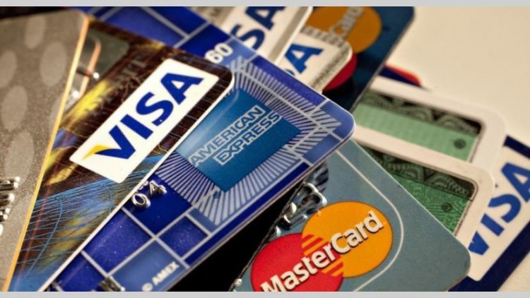 Ahora  es más caro financiar la tarjeta de crédito, tanto en pesos como en dólares