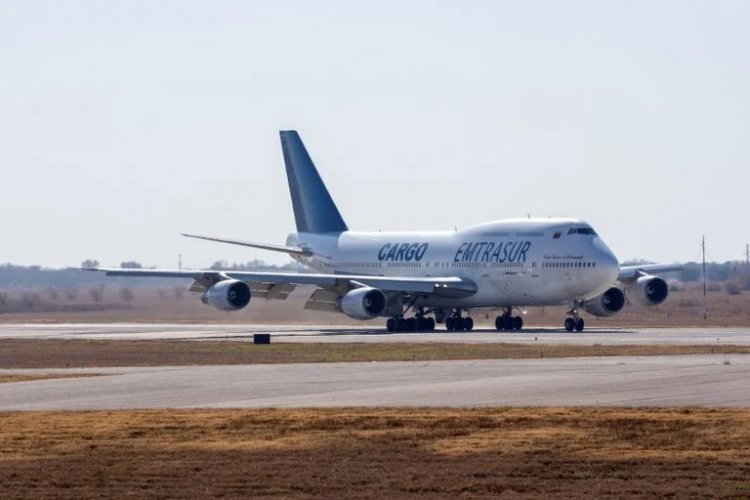 Autorizan a salir del país a 12 tripulantes del avión venezolano-irani