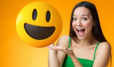 REDES SOCIALES Y LA FALSA FELICIDAD