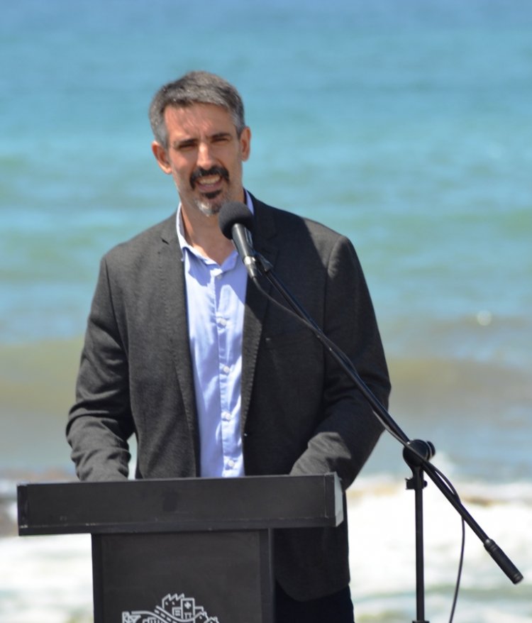 PIDEN INTERPELAR AL INTENDENTE IANANTUONY