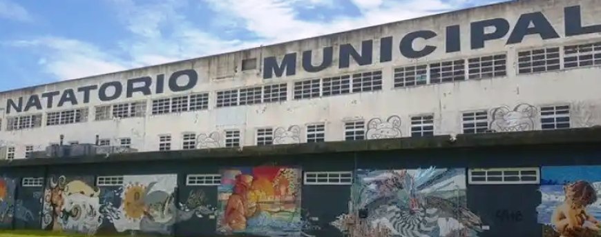 MIRAMAR: ORGANIZAN ABRAZO AL NATATORIO MUNICIPAL PARA RECLAMAR SU APERTURA. Será el próximo jueves.