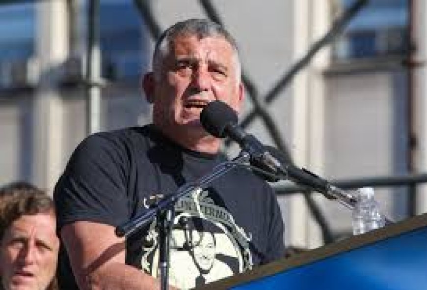 GREMIOS ADVIERTEN SOBRE POSIBLE PARO PARA DEFENDER A CRISTINA