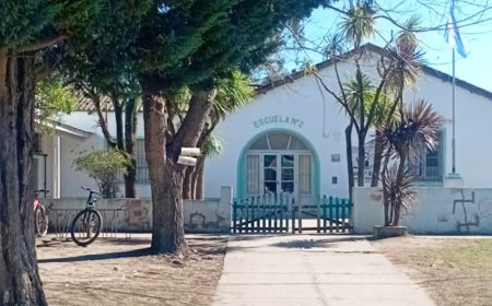 INTERVIENEN EL CONSEJO ESCOLAR DE GENERAL ALVARADO.  Es por el escándalo del agua contaminada.