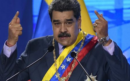 POR DECISIÓN DEL PRESIDENTE MADURO LOS VENEZOLANOS YA FESTEJAN LA NAVIDAD