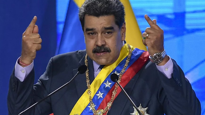 POR DECISIÓN DEL PRESIDENTE MADURO LOS VENEZOLANOS YA FESTEJAN LA NAVIDAD