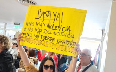 MIRAMAR : RECLAMO  POR SEGURIDAD  PROVOCÓ CRISIS INSTITUCIONAL