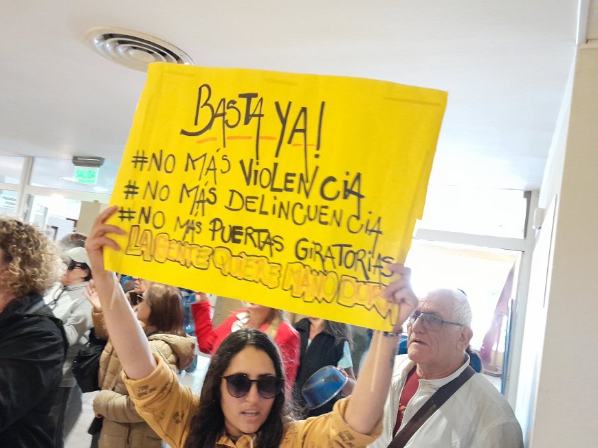 MIRAMAR : RECLAMO  POR SEGURIDAD  PROVOCÓ CRISIS INSTITUCIONAL