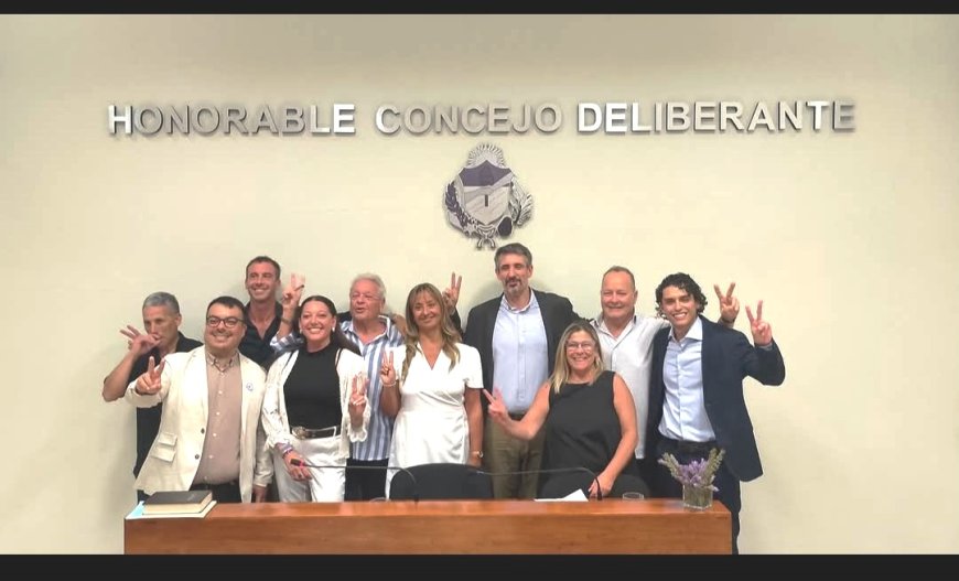 TODOS UNIDOS TRIUNFAREMOS