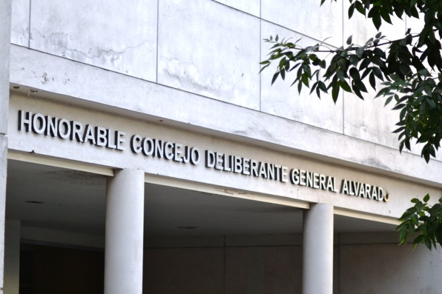 PIDEN INFORMES SOBRE EL PRESUPUESTO MUNICIPAL PARA 2026