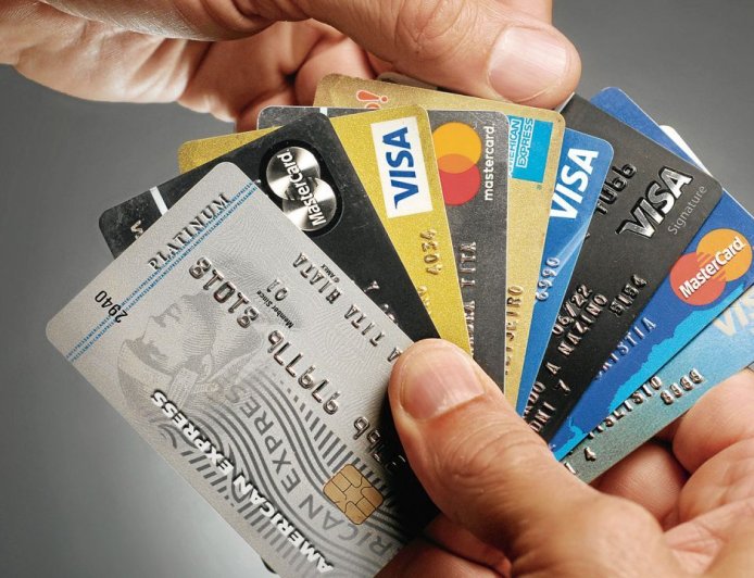 CÓMO IMPACTA EL FIN DEL IMPUESTO PAÍS EN EL DÓLAR TARJETA