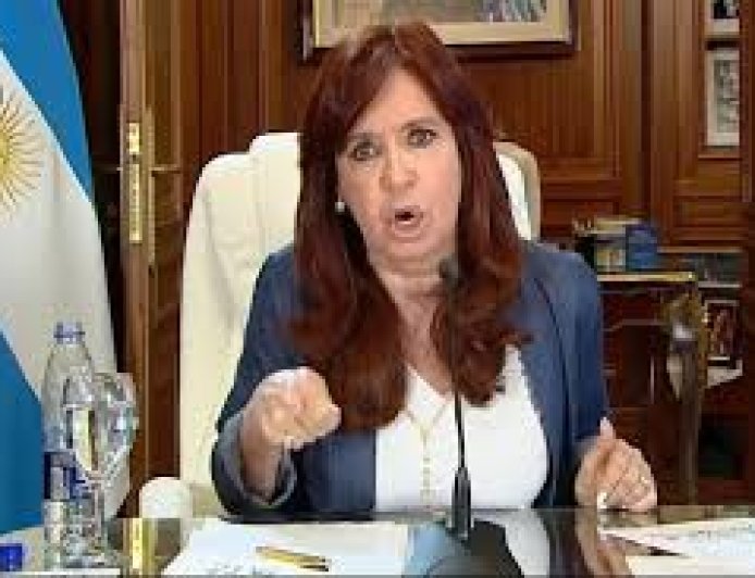 UNA BUENA Y UNA MALA PARA CRISTINA