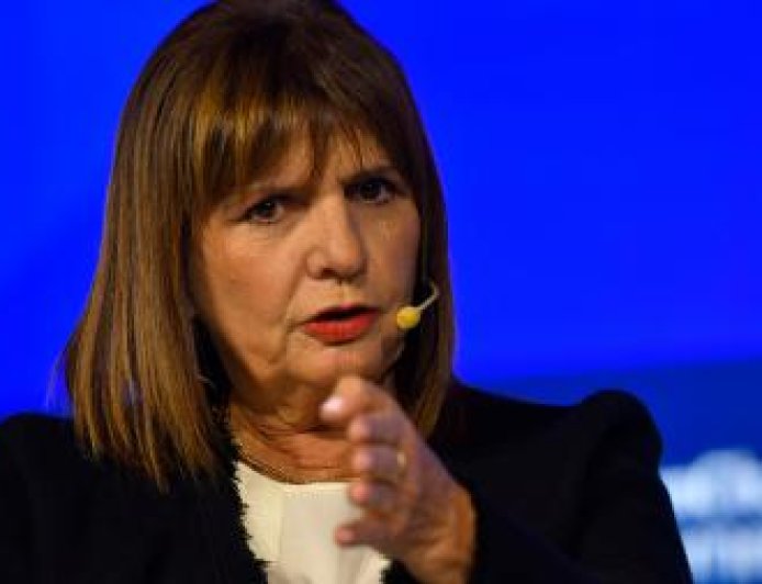 PATRICIA  BULLRICH: LA POLÍTICA CON MEJOR IMAGEN