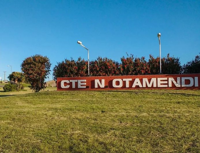 OTAMENDI:  HORROR EN EL CEMENTERIO.  Vecinos descubren fosa con un cuerpo en llamas.