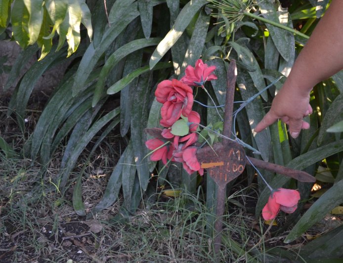 OTAMENDI:  POR FALTA DE PAGO TIRARON LOS RESTOS DE SU HIJO EN UNA CAVA. Ocurrió hace cinco años. La familia espera una respuesta oficial.