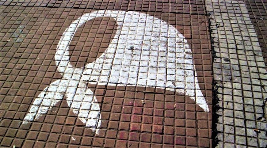 MIRAMAR:  PROPONEN PROHIBIR  PINTADAS POLÍTICAS EN BIENES PÚBLICOS. Los “pañuelos blancos” en el centro del  debate.