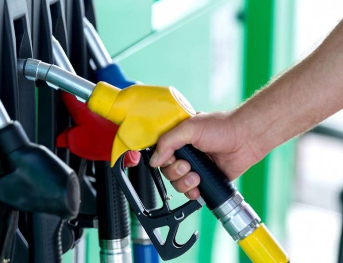 ARGENTINA: LA NAFTA ALCANZÓ UN PRECIO RÉCORD EN DÓLARES