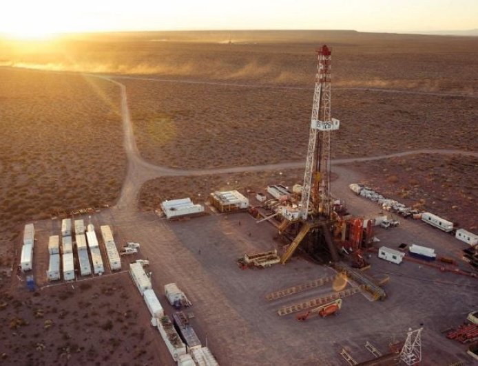 PETROLERAS SE LANZAN AL RIGI POR VACA MUERTA