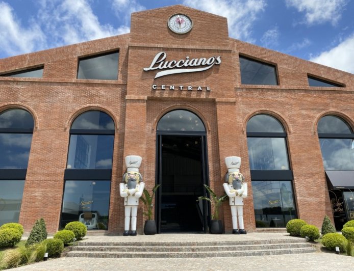 ESTÁ TODO MAL, PERO NO TAN MAL?  LUCCIANO´S PLANEA ABRIR 40 LOCALES MÁS  EN EL PAÍS Y 20 EN EL EXTERIOR