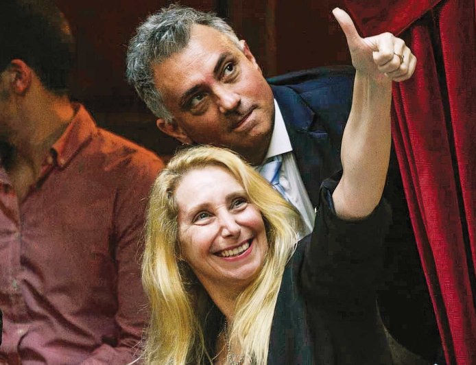 PBA:  LIBERTARIOS ANALIZAN ORGANIZAR UN “CABILDO ABIERTO” DE CARAS  AL 2027
