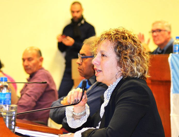 VIVIANA FARÍAS “CREO QUE ESTÁN DADAS LAS CONDICIONES PARA INTERPELAR AL INTENDENTE”