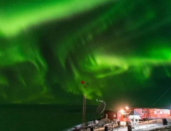 MUESTRAN AURORAS AUSTRALES  DESDE LA ANTÁRTIDA
