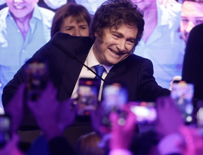 UNA ENCUESTA MIDIÓ LAS CHANCES DEL PRESIDENTE  MILEI DE SER REELECTO