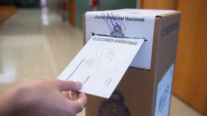 "PARTIDOS POLÍTICOS ERAN LOS DE ANTES": Casi el 80% de los argentinos descree de ellos.