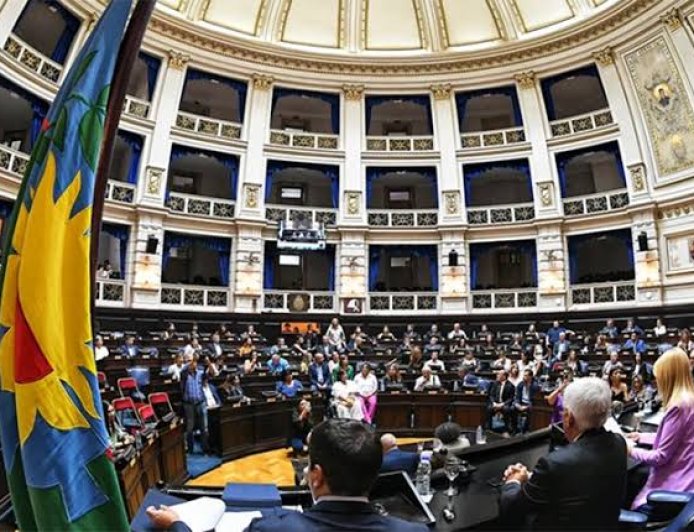 PBA: LA LEGISLATURA CUESTA MAS DE $ 300 MIL MILLONES AL AÑO