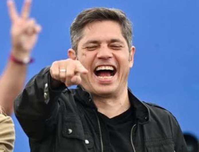 KICILLOF DESAFÍA A CRSITINA. Pero no le suelta la mano.