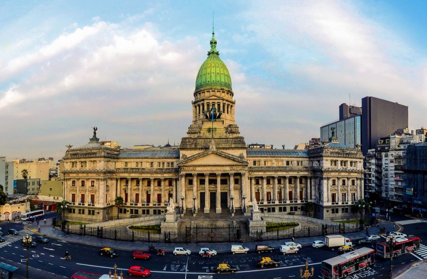 SENADORES ARGENTINOS ENTRE LOS MEJORES PAGOS DE LATAM