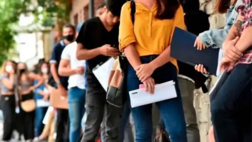 ESTABILIDAD MACRO VS  ECONOMÍA DOMÉSTICA.  El desafío más allá de la inflación