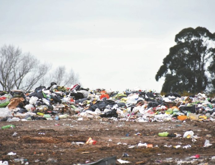 BASURAL DE MIRAMAR: LA JUSTICIA ELEVÓ A $ 100 MIL DIARIOS LAS MULTAS POR INCUMPLIMIENTOS.